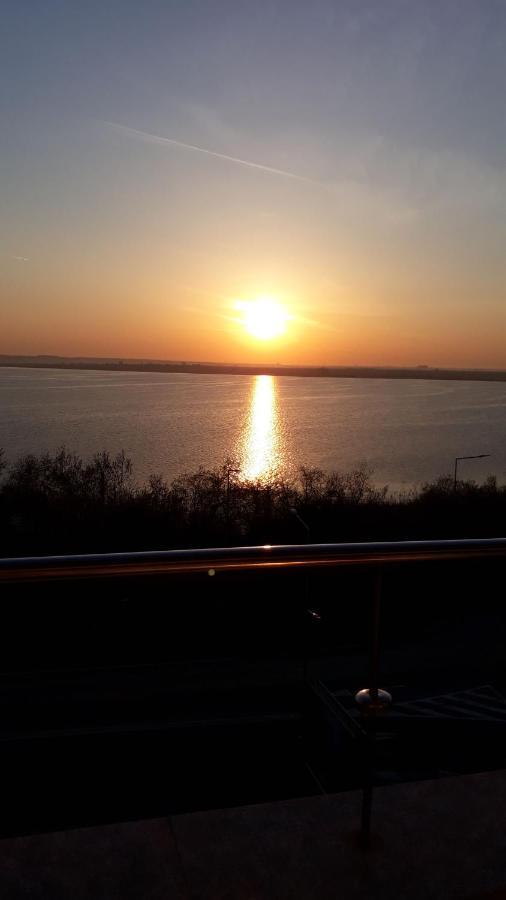 Lakeview Flats Summerland Apartament *